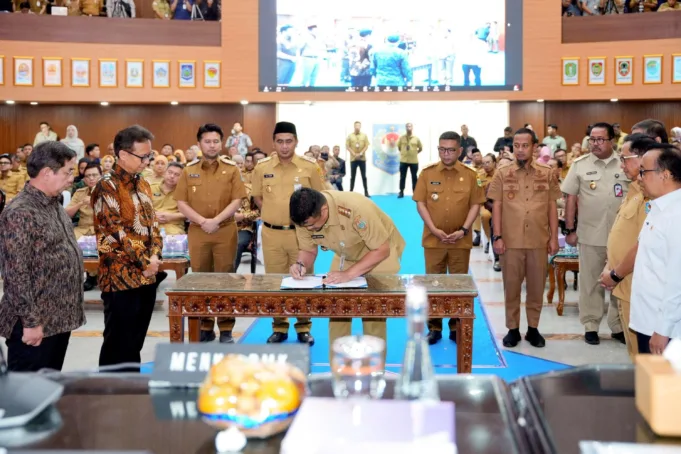 Percepatan Eliminasi Tuberkulosis, Bobby Nasution Teken Komitmen Bersama dengan Tujuh Gubernur Lainnya
