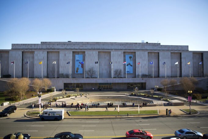 Permintaan Trump Sejarah penghapus Smithsonian adalah bagian yang sama menakutkan dan menyedihkan
