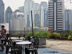 Pertumbuhan ekonomi Indonesia kemungkinan melambat lagi di kuartal II 2023, menurut laporan terbaru dari Reuters.