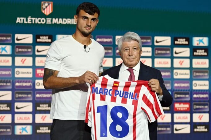"Pria paling bahagia di dunia" - Atletico Madrid menghadirkan dua pemain bek
