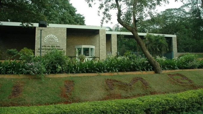 Sanksi Pemerintah Maharashtra 70 hektar tanah untuk mendirikan IIM di Pimpri Chinchwad dekat Pune
