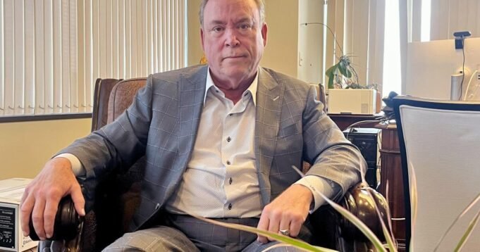 Seorang pengusaha yang pernah berusaha untuk menggagalkan Trump telah menjadi penggemar
