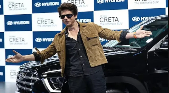 Shah Rukh Khan, Deepika Padukone Wajah Fir di Rajasthan atas mobil Hyundai yang salah
