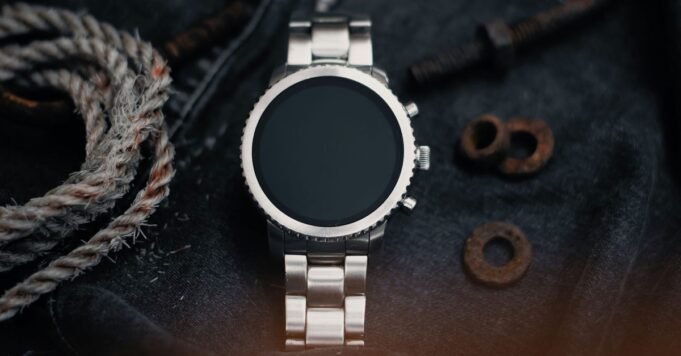 Smartwatch meta dengan kamera dapat diumumkan pada bulan September
