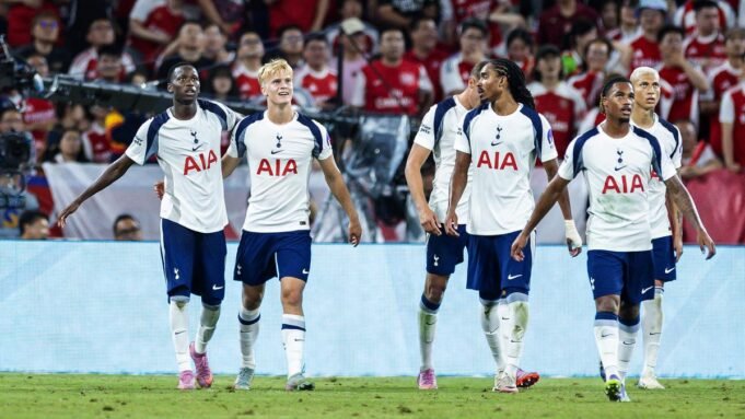 Strike Sarr yang menakjubkan memberikan kemenangan Tottenham atas Arsenal
