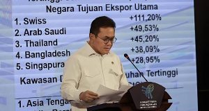 Pemerintah AS akan memberlakukan tarif impor sebesar 19% mulai besok. Meskipun tarif ini menimbulkan kekhawatiran.