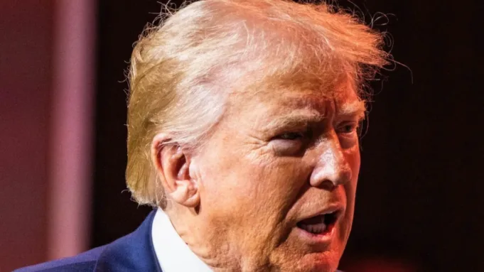 Trump Merencanakan Penempatan Militer di Chicago, Laporan Mengungkap