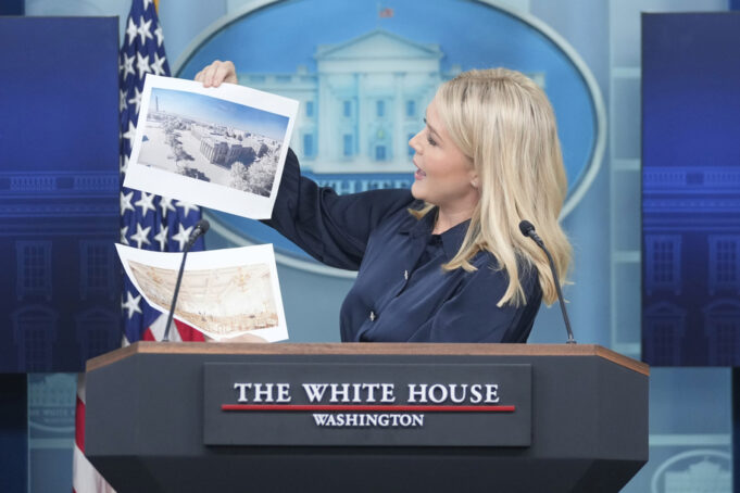 Trump berusaha meninggalkan noda berlapis emasnya di Gedung Putih
