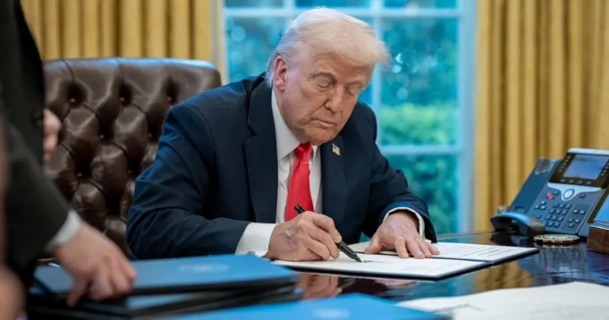Trump sekali lagi mengklaim dia menghentikan India, Perang Pakistan
