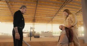 'Tulsa King': Sylvester Stallone's Stunt Double Breaks Down Menciptakan Adegan Pertarungan Pertanian Windmill Musim 2
