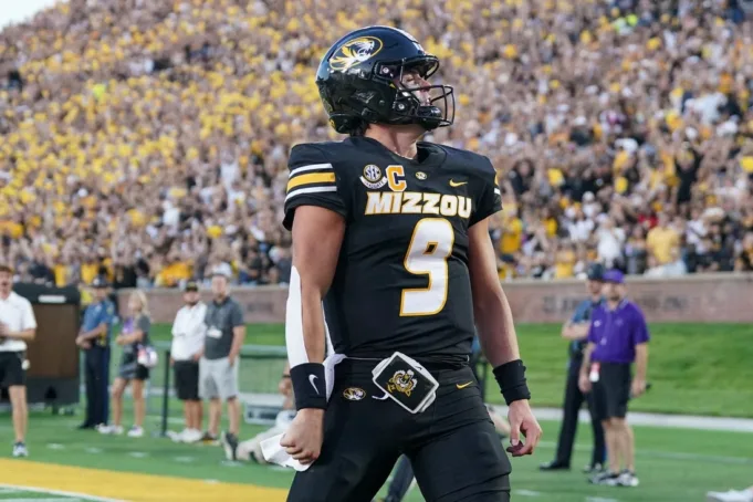 Upaya 4-TD Beau Pribula memicu kekalahan Mizzou dari Central Arkansas
