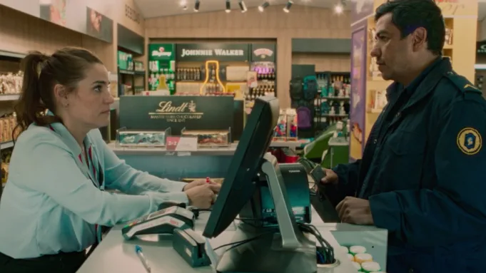 Venice Player 'A Loose End' mendapat trailer di depan Bow Sorotan
