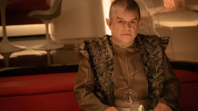'Strange New Worlds' 'Patton Oswalt rusak memainkan Vulcan yang seksi

