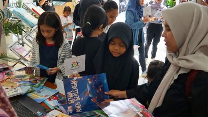 Indonesia Luncurkan 3.270 Buku Anak Terjemahan untuk Tingkatkan Literasi Pemerintah Luncurkan 3.270 Buku Anak Terjemahan untuk Genjot Literasi Nasional
