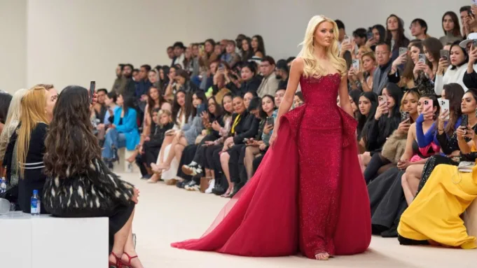 Pertunjukan Fashion Desainer Membuka Variety Week dengan Gemilang dan Inovasi