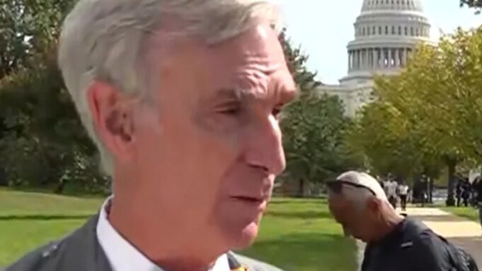 Bill-Nye-mengecam-pemotongan-dana-NASA-pada-rapat-umum-No.jpg