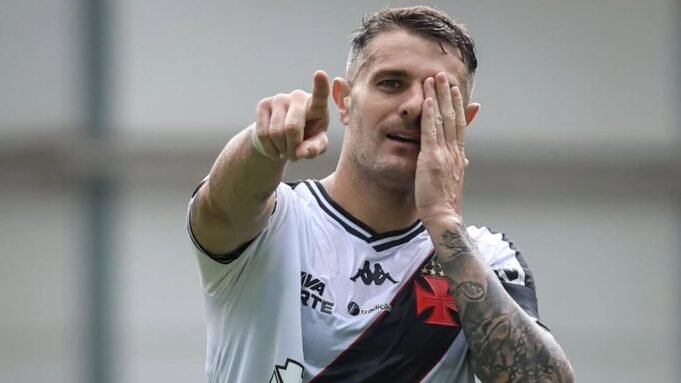 Dengan-dua-dari-Vegetti-Vasco-melampaui-Bragantino-dan-impian-Libertadores.jpg