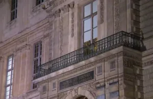 Perhiasan tak ternilai dicuri dalam pencurian Gallery Louvre