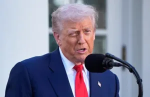 Trump menyebut presiden Kolombia sebagai ‘pemimpin narkoba’ dan berjanji untuk mengakhiri pembayaran