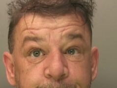 Polisi meluncurkan perburuan terhadap tahanan LAIN yang dibebaskan secara tidak sengaja setelah dia diizinkan meninggalkan penjara sambil menunggu persidangan