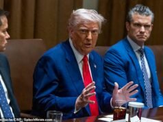 Ramalan hari kiamat George Washington muncul di laut saat armada Trump mendekat