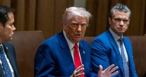 Ramalan hari kiamat George Washington muncul di laut saat armada Trump mendekat