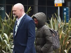 Naga Munchetty menunjukkan ketegangannya saat dia meninggalkan BBC Breakfast bersama seorang penjaga keamanan sambil menghadapi penyelidikan formal atas tuduhan penindasan