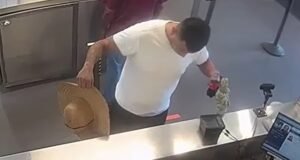 Pria yang mengklaim tonjolan di celananya adalah ‘semuanya’ menghadapi hukuman 20 tahun penjara setelah kebenaran aneh terungkap