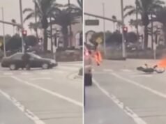 Momen luar biasa turis wanita, 33 tahun, melawan perampok sepeda motor idiot yang mencoba merampas ponselnya di jalan