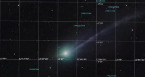 Astrofotografer menangkap 3 I/ATLAS yang melewati galaksi