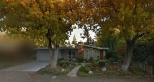 Rumah dengan tiga kamar tidur dijual seharga $ 3, 9 juta di Palo Alto