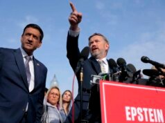 Rep Ro Khanna memecahkan koalisi MAGA atas file Epstein