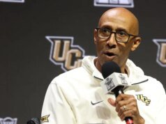Jamichael Stillwell mengisi lembar statistik saat UCF menahan Oakland