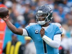 Web cam Ward segar, siap untuk babak kedua saat Titans menghadapi Texas