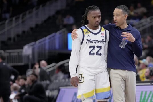 Lari yang diperpanjang mengirim Marquette meraih kemenangan mudah atas Little Rock