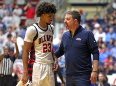 Belum menghadapi lawan tangguh sejauh ini, Ole Miss menyambut baik Austin Peay