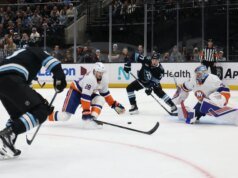 Newbie Matthew Schaefer mencetak pemenang pertandingan PL saat Isles mengalahkan Mammoth