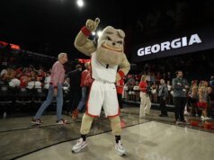 Georgia menggunakan serangan seimbang untuk mengalahkan Florida A&M dengan selisih 30