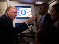 Donald Trump mengecam wartawan, menyebut yang satu ‘babi’ dan yang existed ‘orang jahat’ ketika mereka menanyainya mengenai arsip Epstein dan Arab Saudi