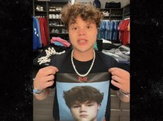 Jack Doherty Menyelamatkan Dirinya, Kemeja Mugshot Olahraga TMZ