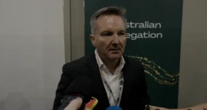 Menteri Iklim Chris Bowen menyetujui konferensi iklim police officer PBB