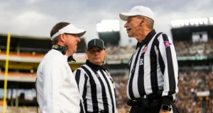 Sepak bola Missouri side Nate Johnson dikeluarkan karena menargetkan Negara Bagian Mississippi