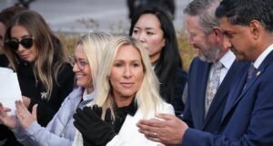 Anggota Parlemen Marjorie Taylor Greene mengatakan dia akan mengundurkan diri dari Kongres pada bulan Januari