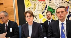 Direktur Louvre merinci rencana peningkatan keamanan setelah pencurian permata senilai $102 juta