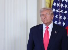 Garis Waktu: Tanggapan pemerintahan Trump dalam legend rilis documents Epstein