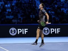 Pebalap Inggris Henry Patten dan rekannya Harri Heliovaara mengalahkan pasangan seluruh Inggris untuk memenangkan mahkota ganda Final ATP