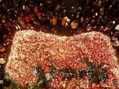 Politisi pertama datang ke Národní třída, Vondráček dari SPD dicemooh