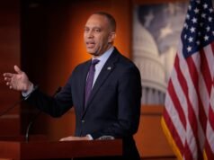 Jeffries menyebut Ketua Pengawas Comer sebagai ‘pembohong dingin’ setelah tuduhan Epstein