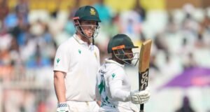 Simon Harmer membawa Afrika Selatan meraih kemenangan yang tak terlupakan saat kapten India Shubman Gill dibawa ke rumah sakit