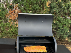 Panggangan Pelet Zelos-450 Memiliki Fitur yang Hilang pada Panggangan Tiga Kali Lipat Harganya